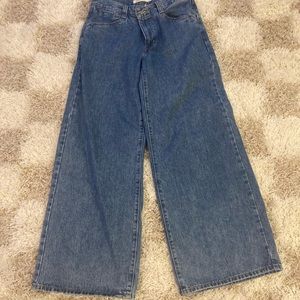 Dark Wash wide leg Levi Jeans